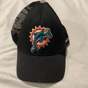 Miami Dolphins Black S/M fitted hat Reebok Equipment NFL